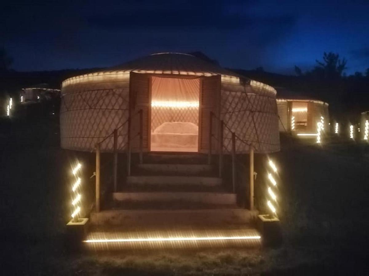 Jurta Hotel Balatongyoeroek Екстер'єр фото