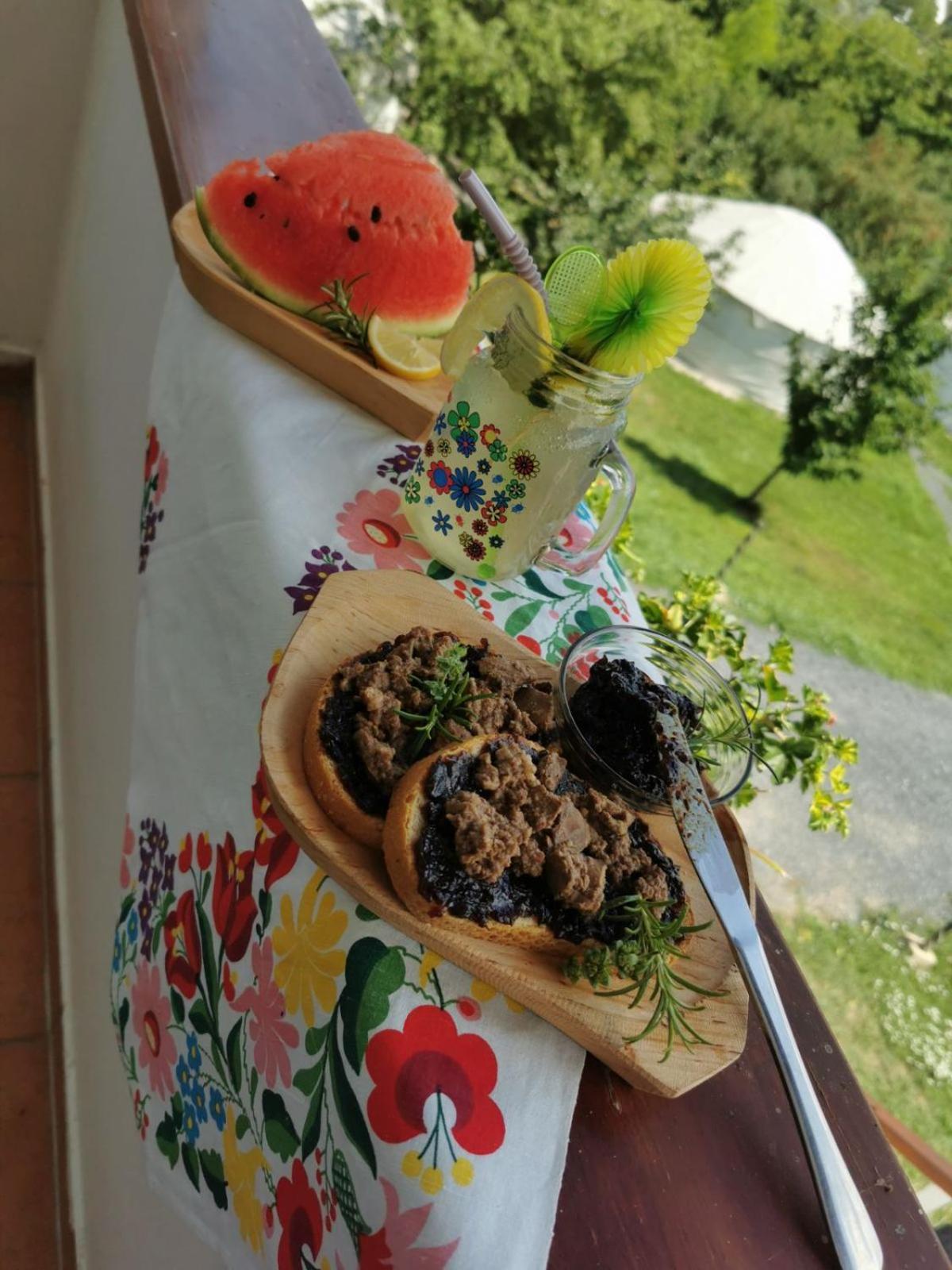 Jurta Hotel Balatongyoeroek Екстер'єр фото
