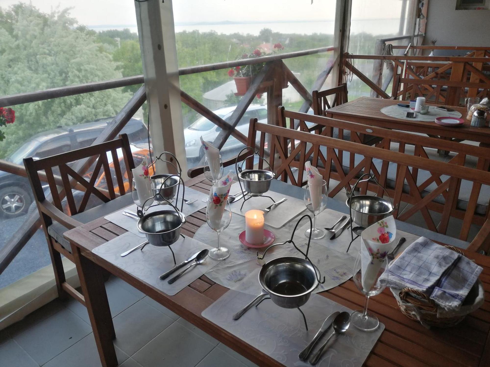 Jurta Hotel Balatongyoeroek Екстер'єр фото