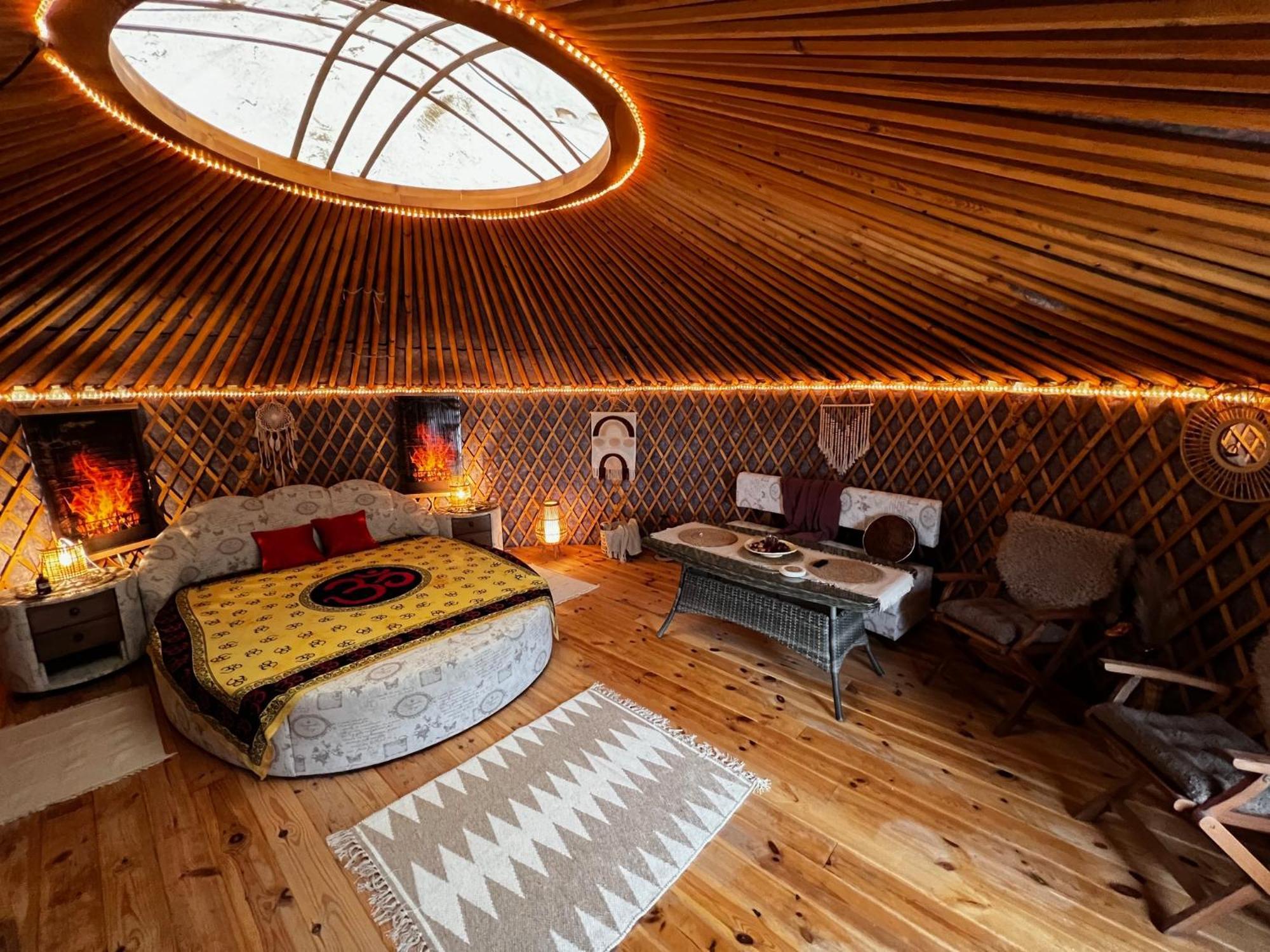 Jurta Hotel Balatongyoeroek Екстер'єр фото
